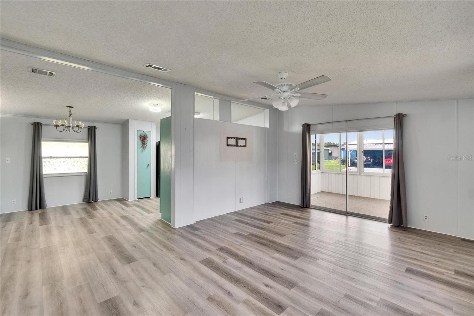 FOXWOOD LAKE ESTATES - Residential