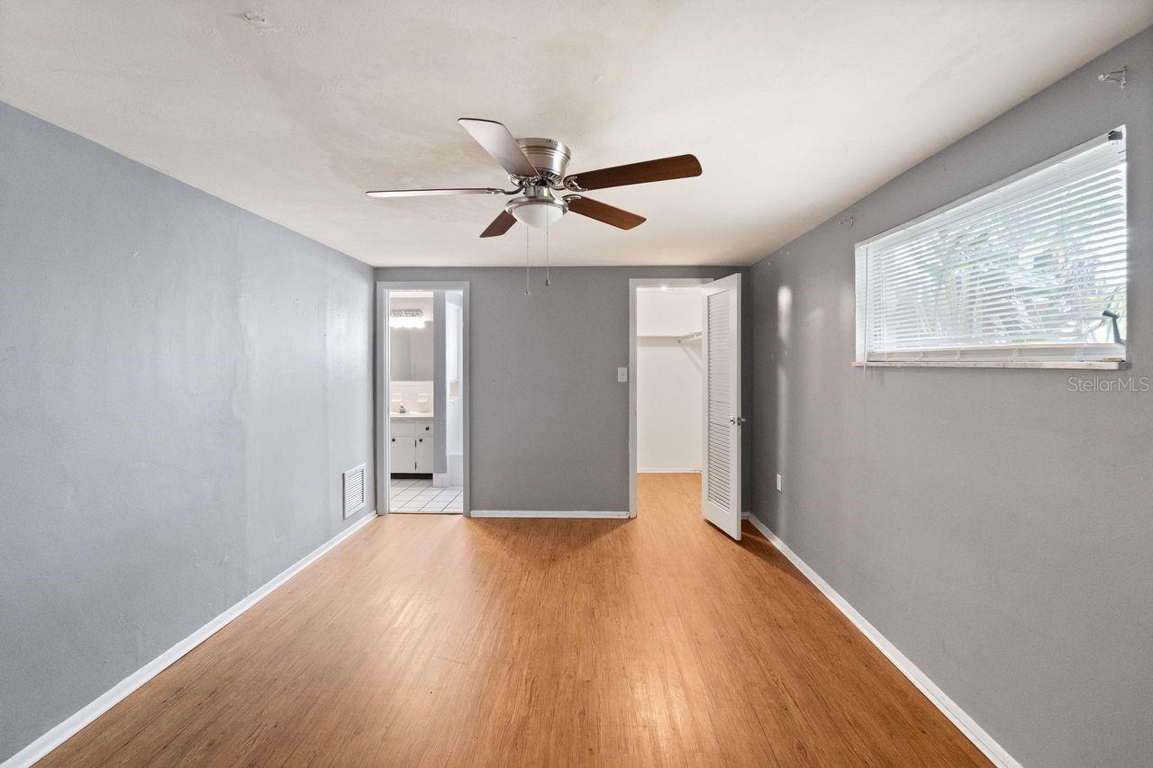 COLONIAL HILLS - Residential