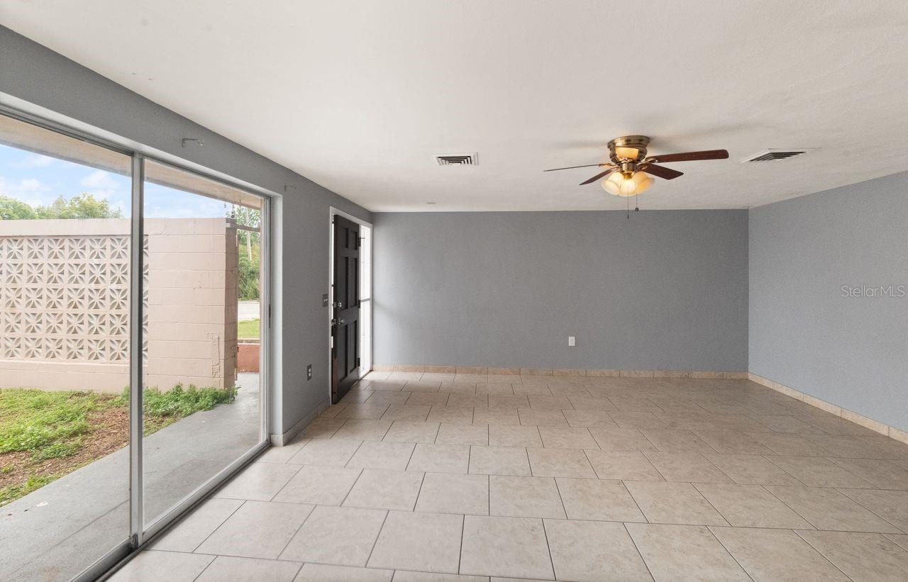 COLONIAL HILLS - Residential