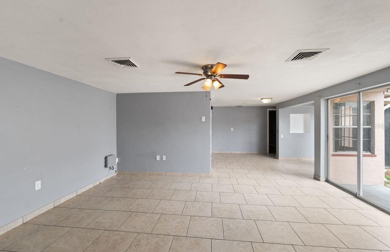 COLONIAL HILLS - Residential