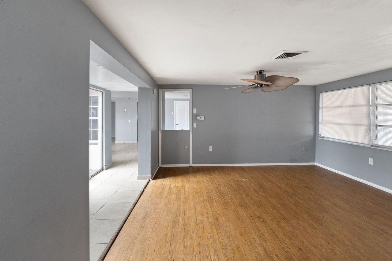 COLONIAL HILLS - Residential