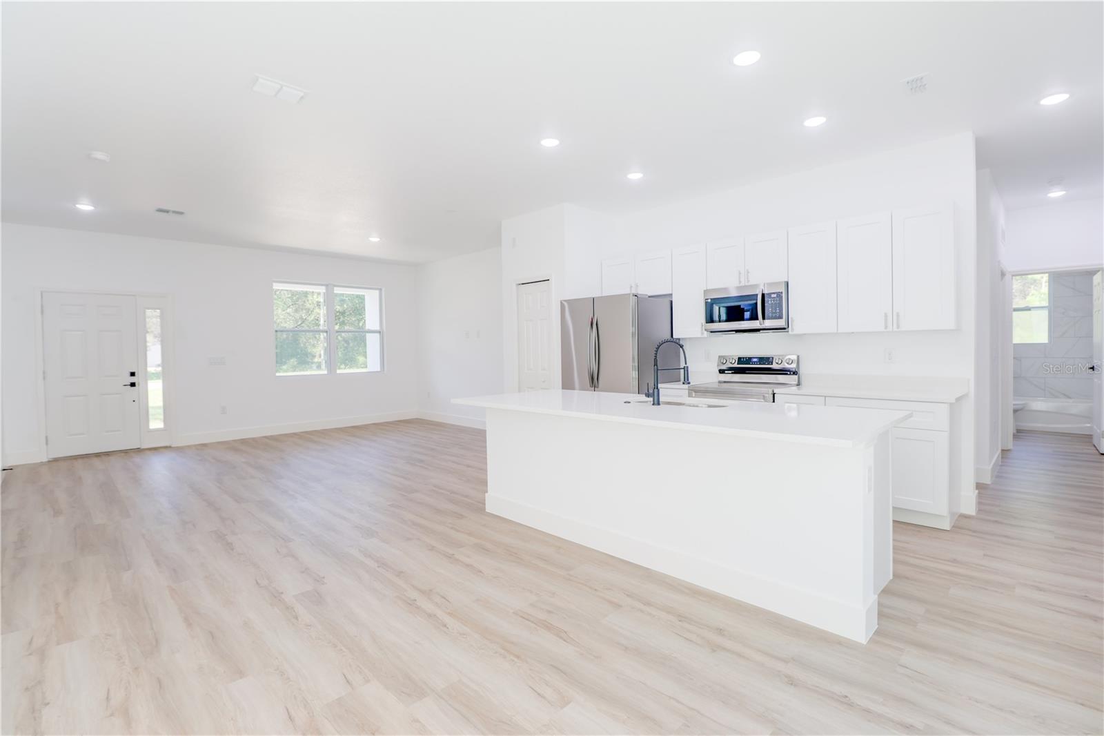 SILVER SPGS SHORES #36 - Residential Lease