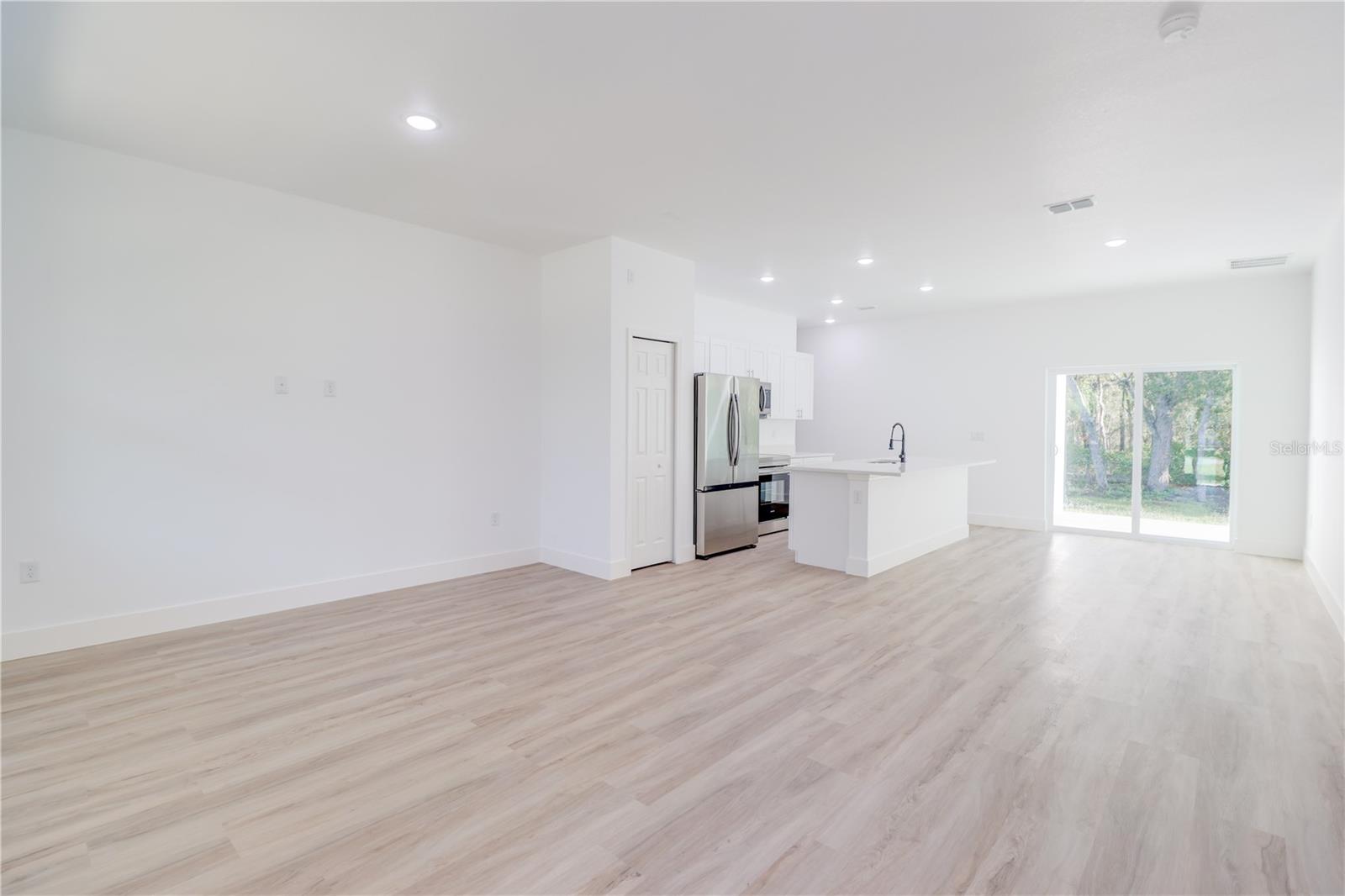 SILVER SPGS SHORES #36 - Residential Lease