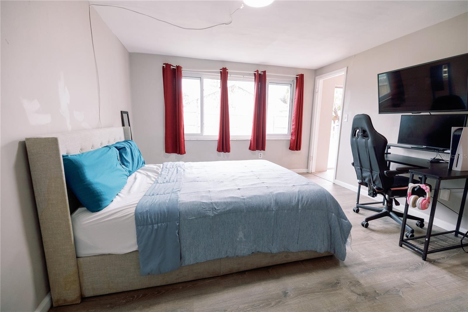BEACON SQUARE - Residential