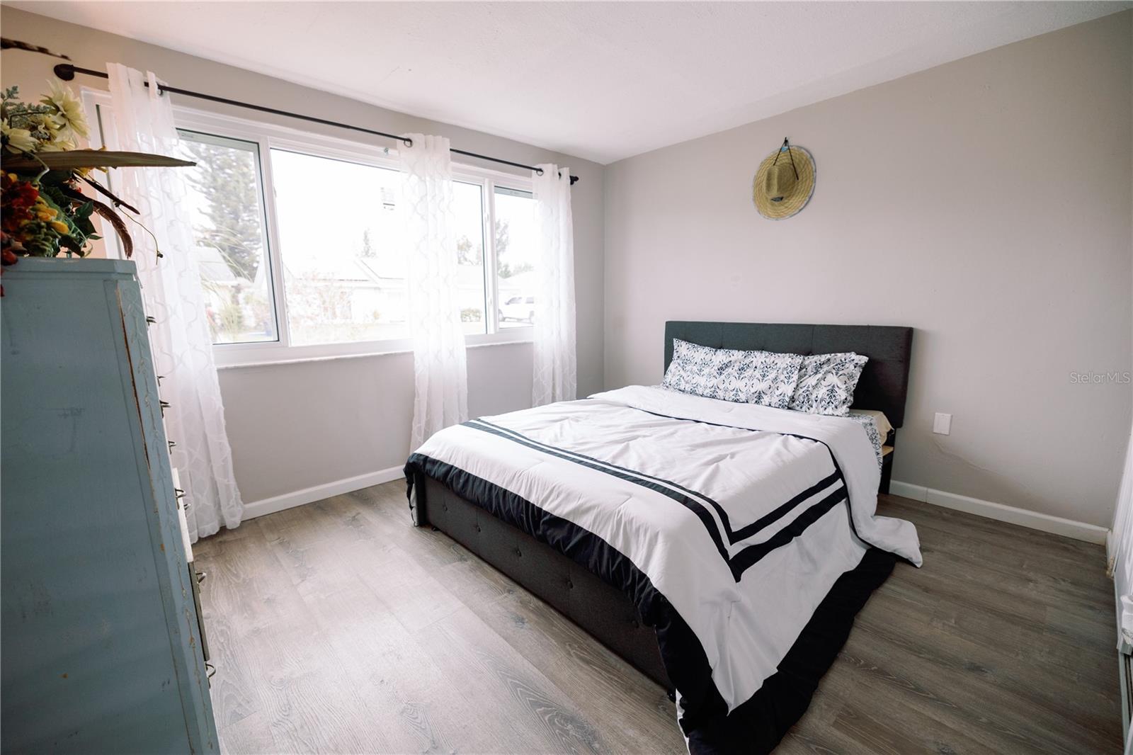 BEACON SQUARE - Residential