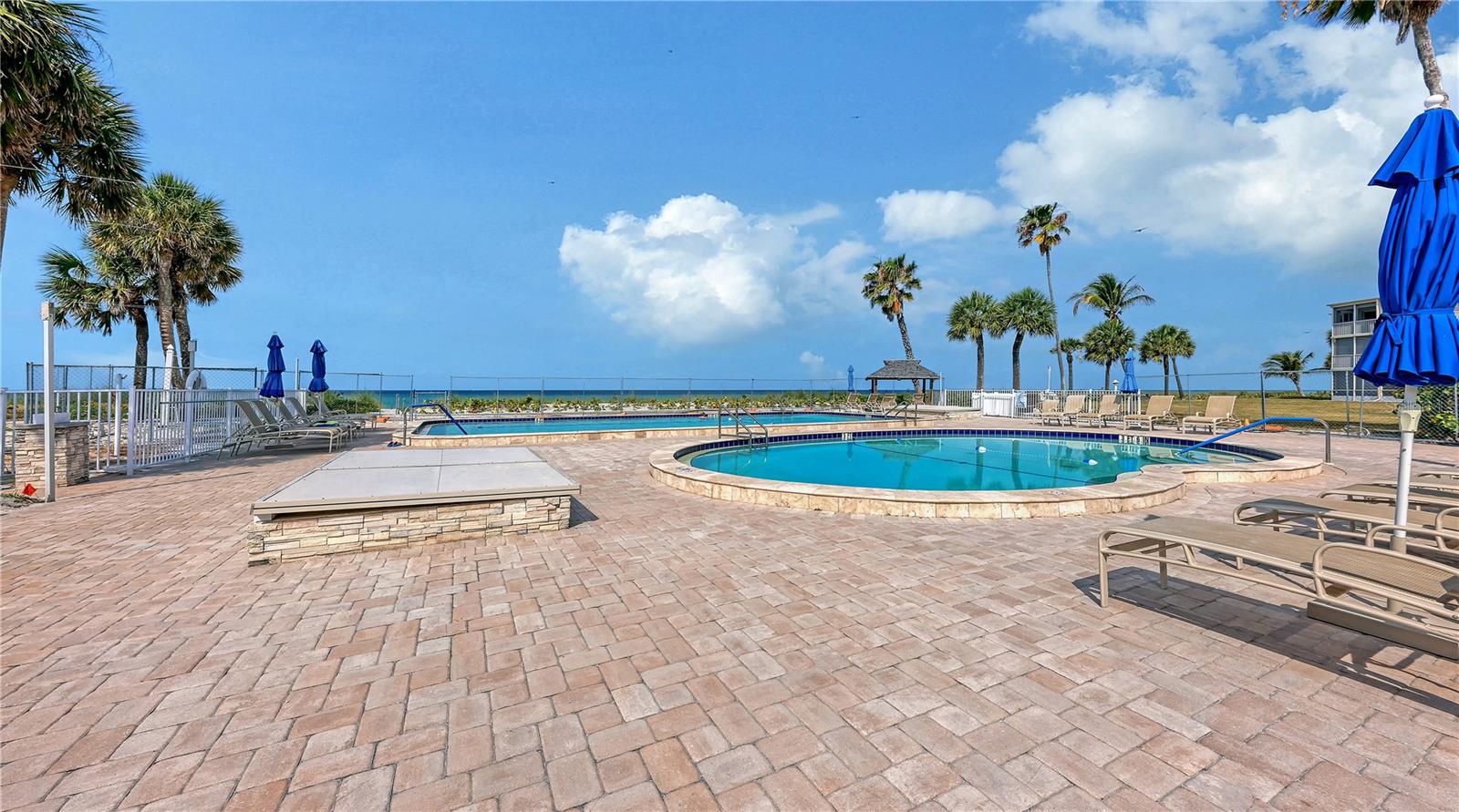 WESTCHESTER APTS - Residential