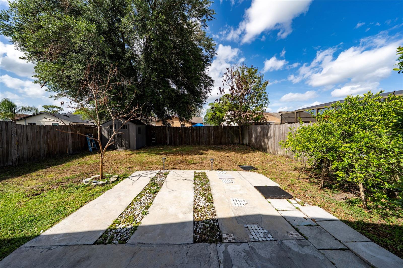 COUNTRYSIDE - Residential