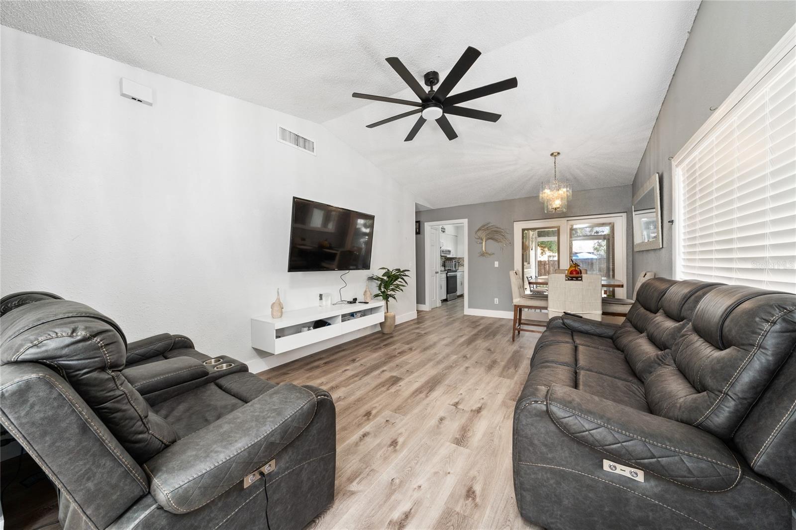 COUNTRYSIDE - Residential