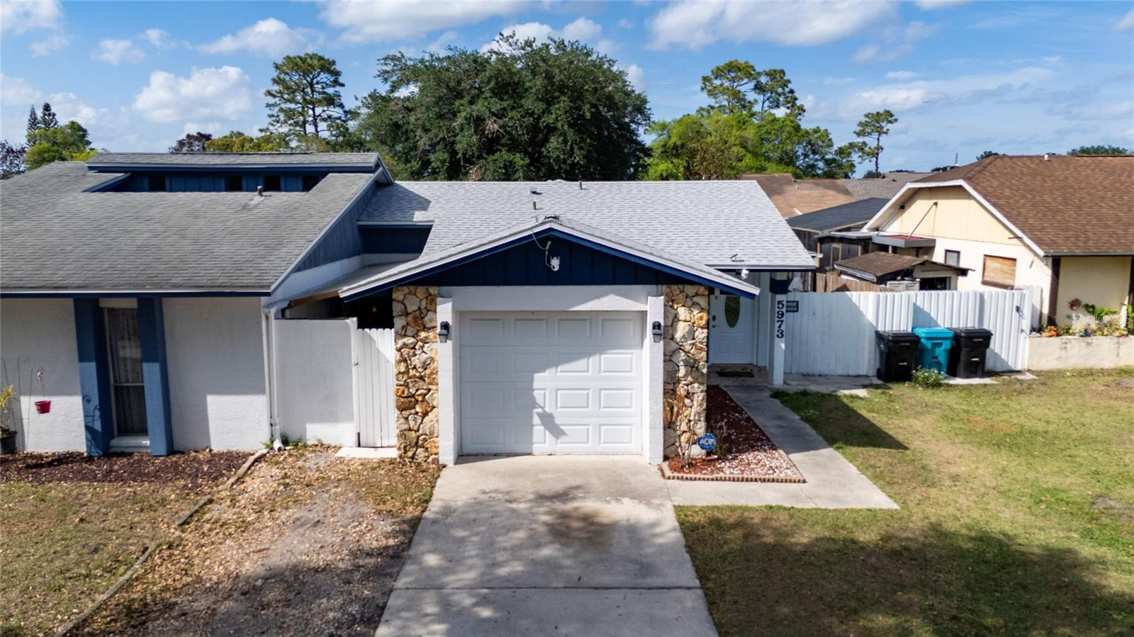 COUNTRYSIDE - Residential