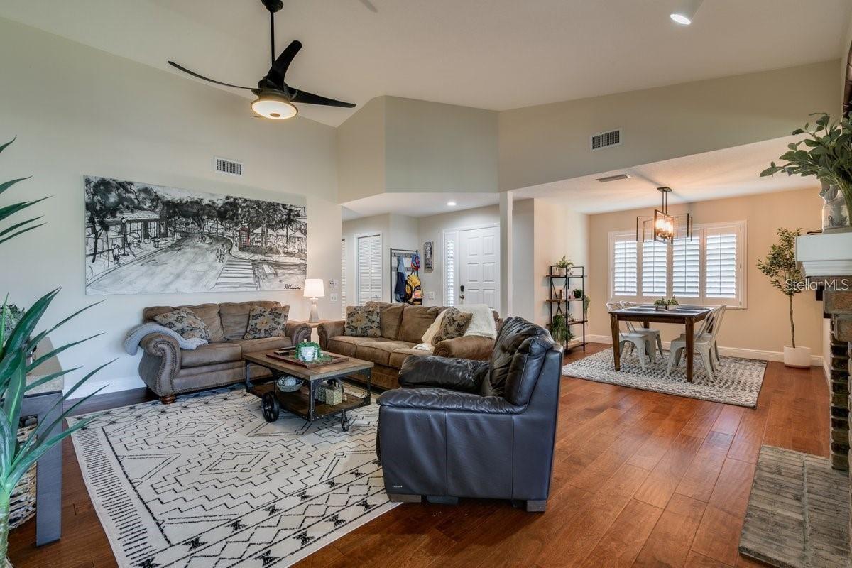 LANDMARK OAKS CONDO - Residential Lease