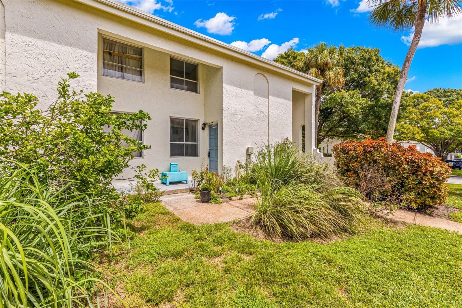 View TAMPA, FL 33611 townhome