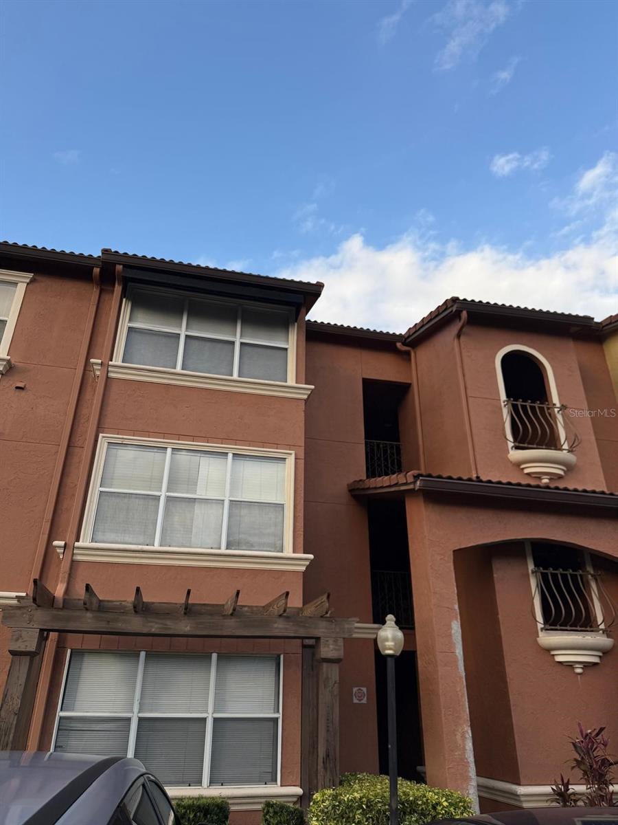 RESIDENCES AT VILLA MEDICI CONDOMINIUM 8499/4131 & - Residential Lease