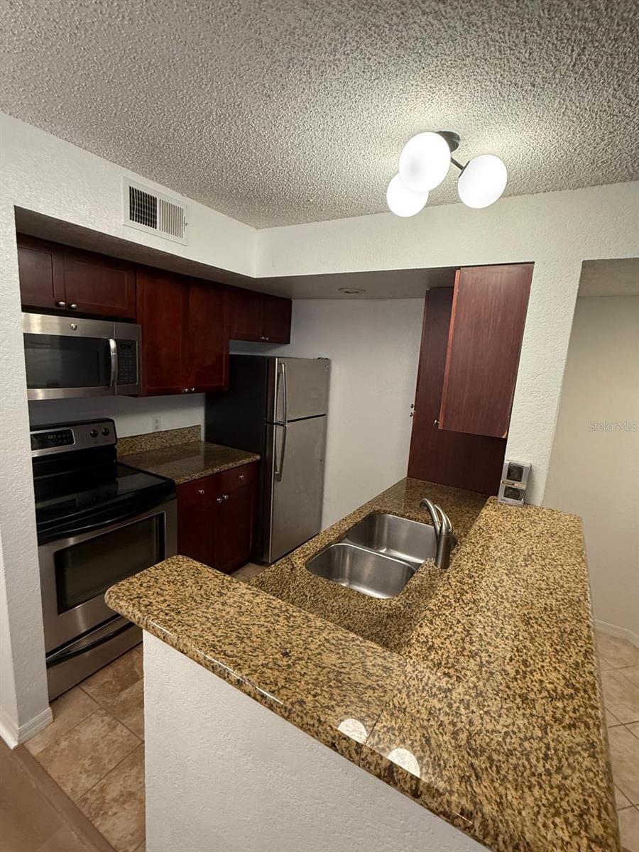 RESIDENCES AT VILLA MEDICI CONDOMINIUM 8499/4131 & - Residential Lease