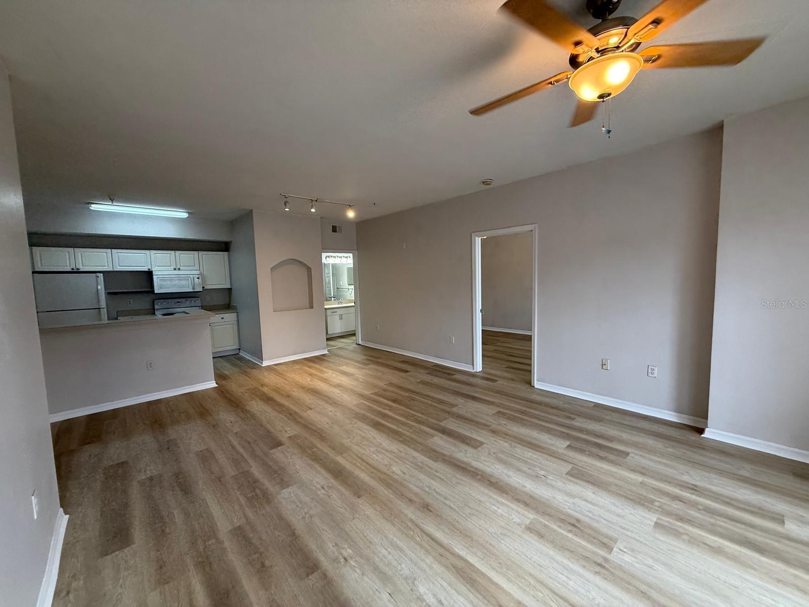 PALMS CLUB CONDO - Residential Lease