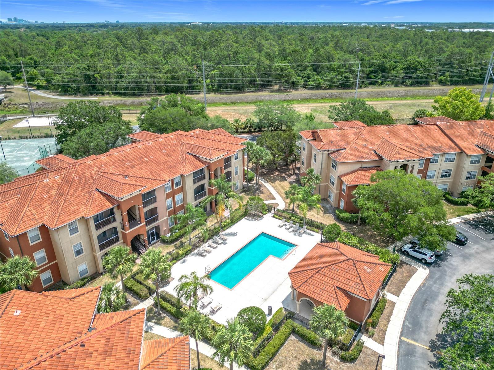 PALMS CLUB CONDO - Residential Lease