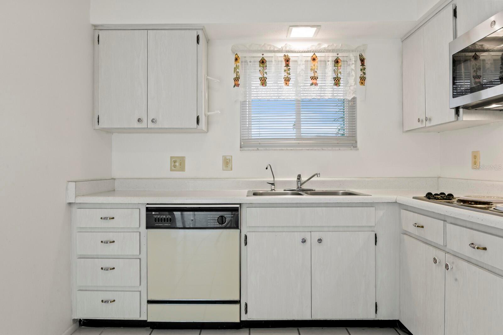 DEL WEBB SUN CITY FLR UNIT 0 - Residential