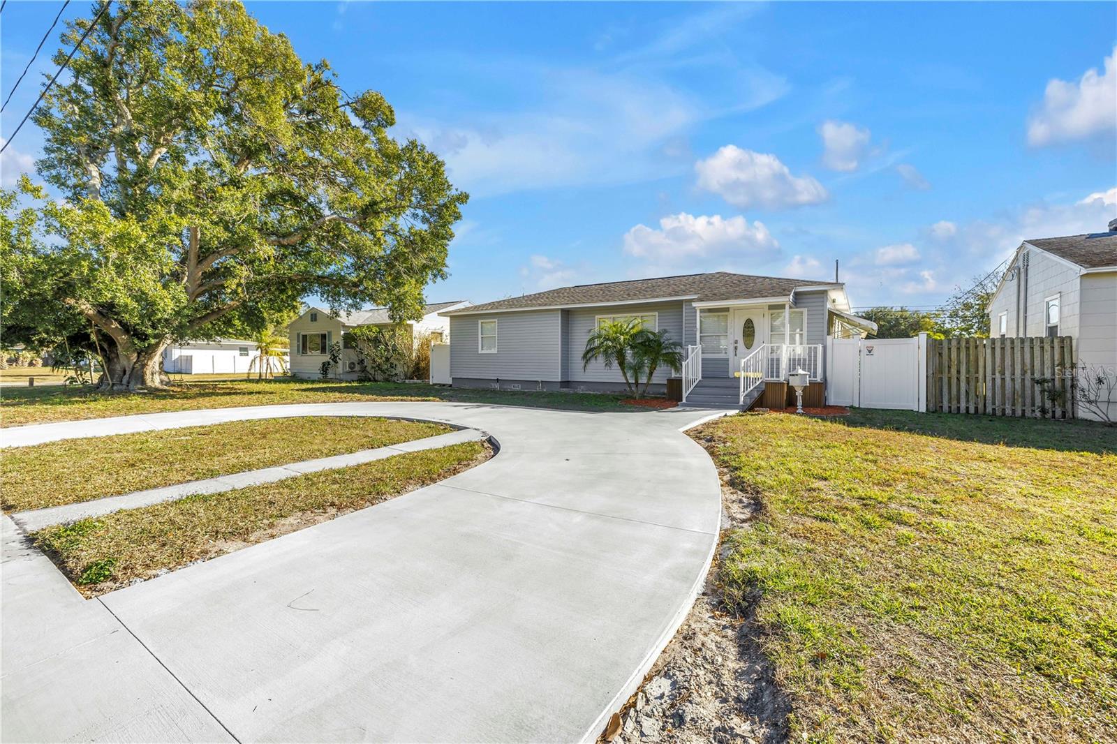 SNELL SHORES - Residential