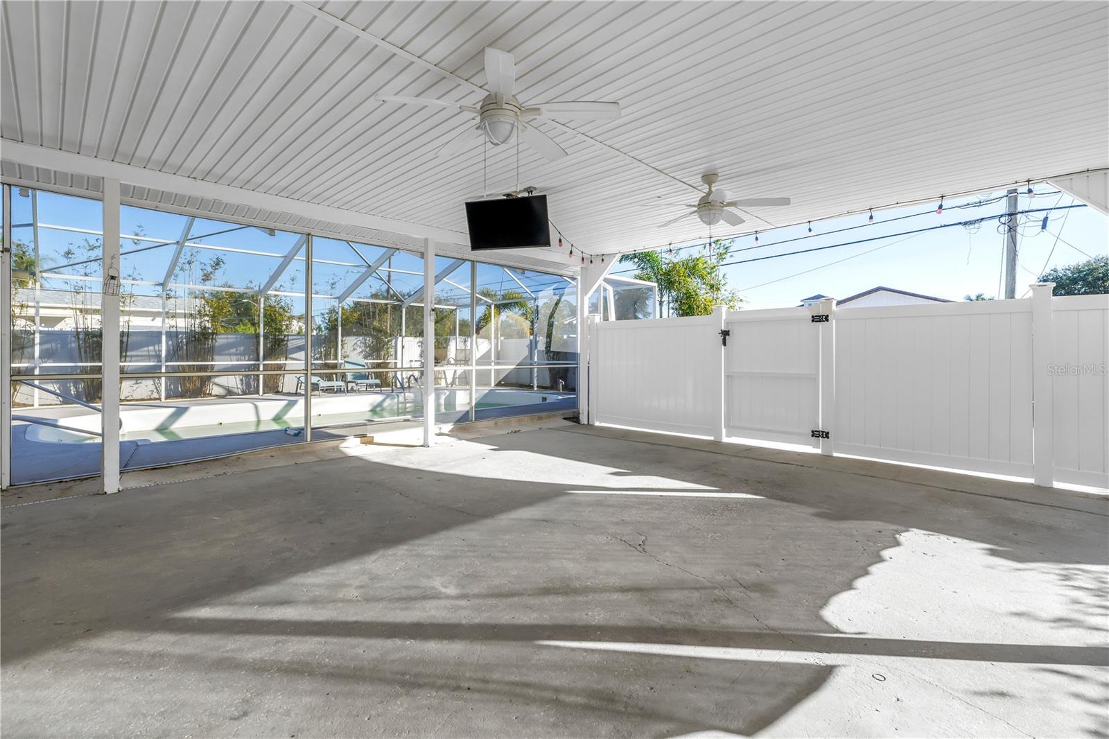 SNELL SHORES - Residential