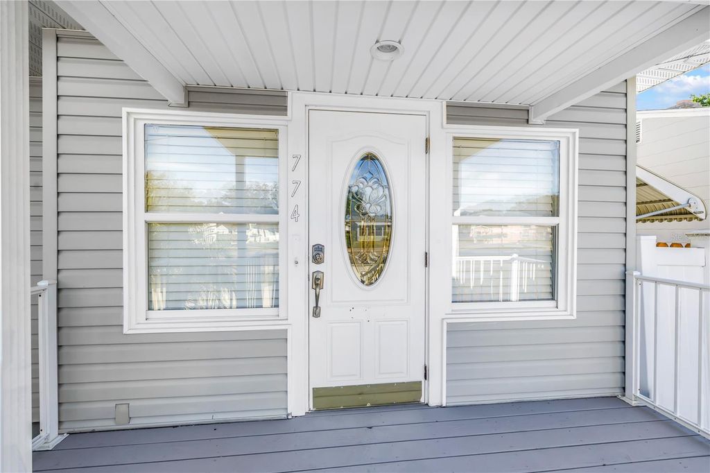 Photo of 774 40th Avenue NE, St Petersburg, FL 33703 (MLS # TB8466445)