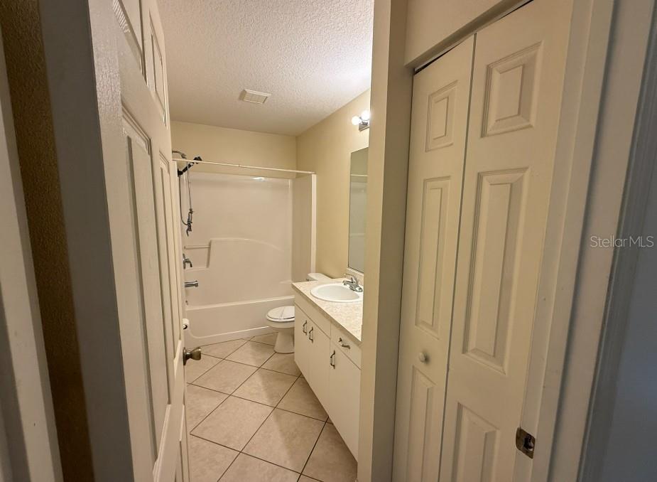 APOLLO PARK - Residential Lease