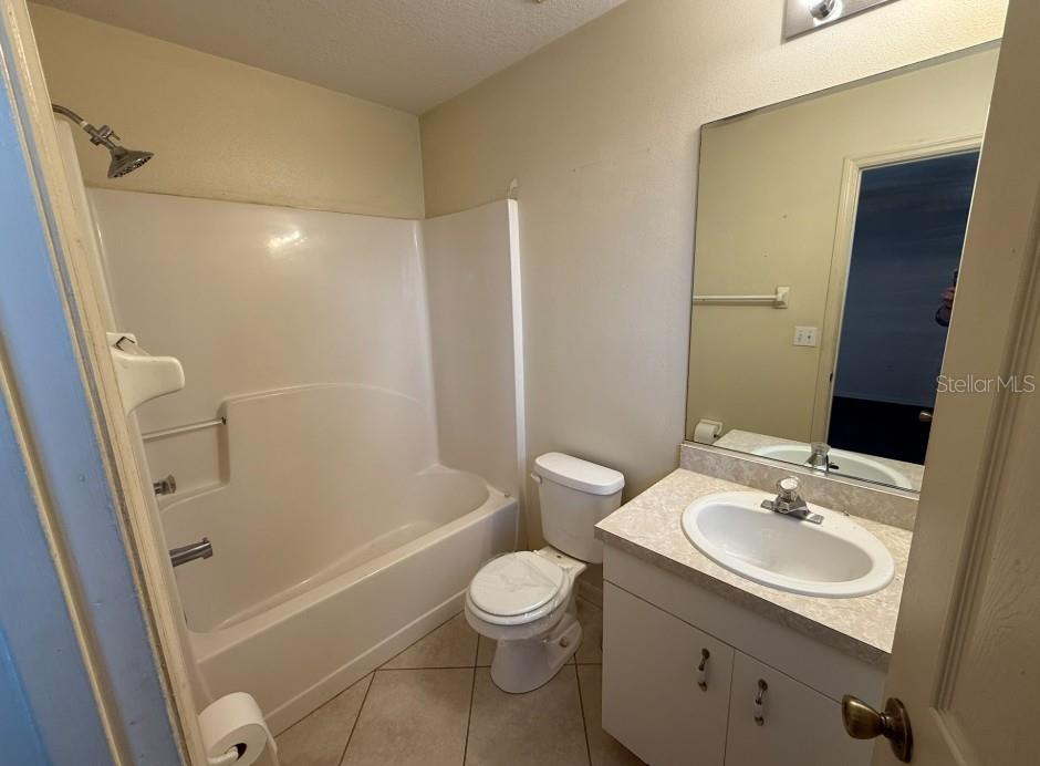 APOLLO PARK - Residential Lease