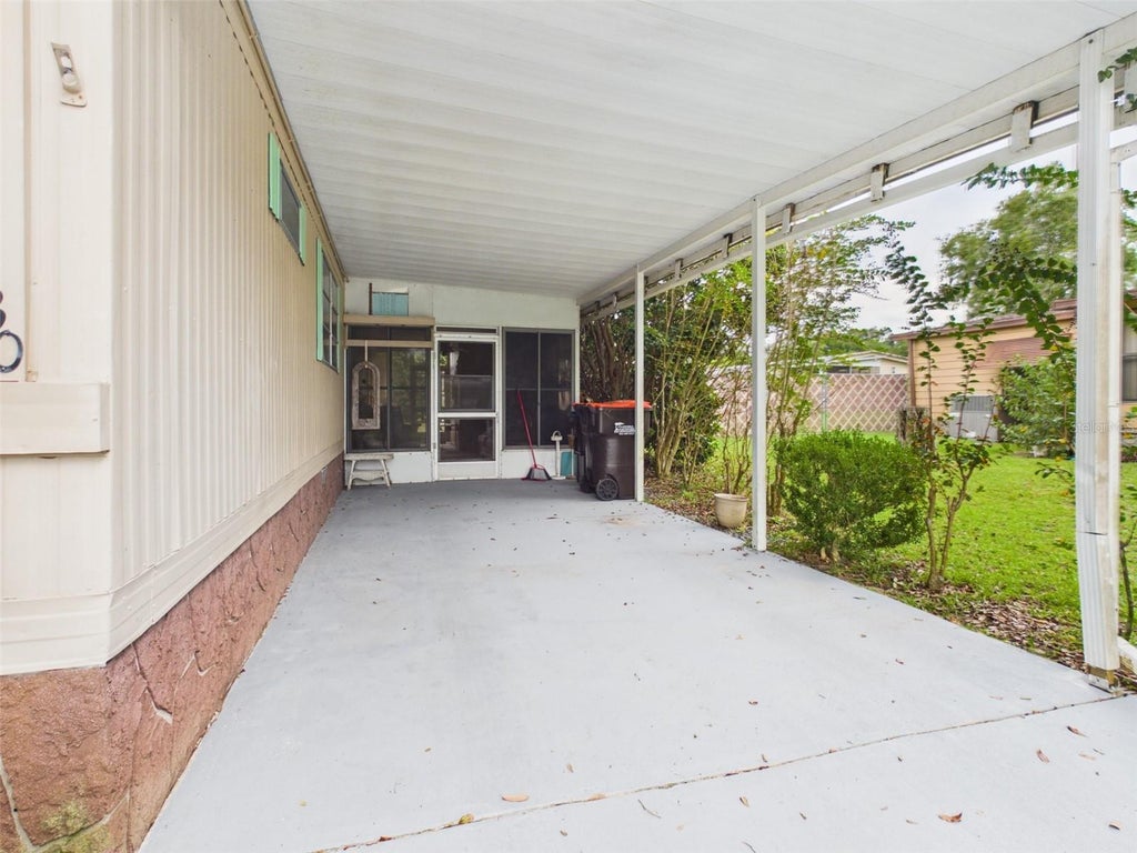 Photo of 6530 NE 2nd Place, Ocala, FL 34470 (MLS # G5118827)