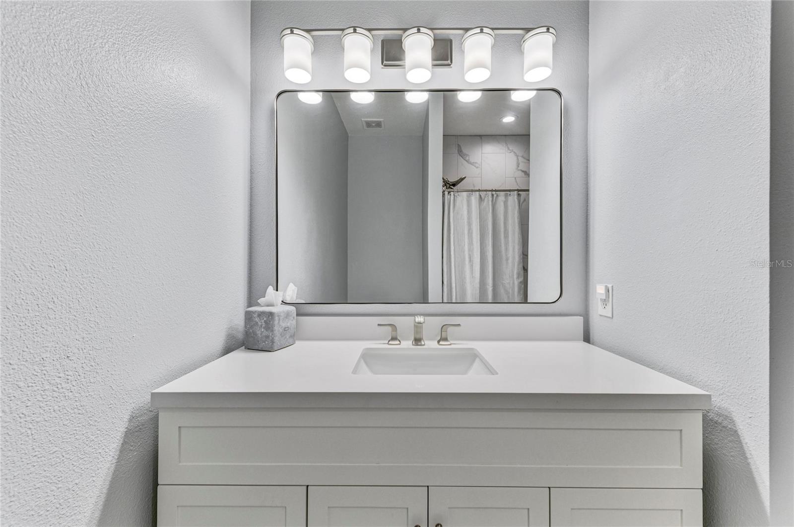 PALMA SOLA TRACE CONDO OR2185/736 - Residential