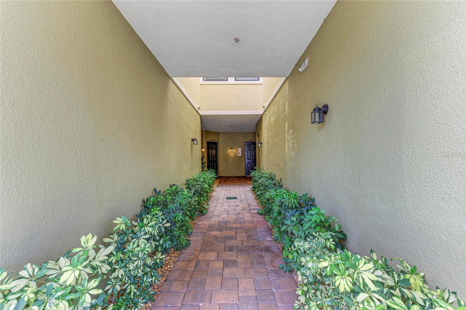 4024 OVERTURE CIRCLE 486