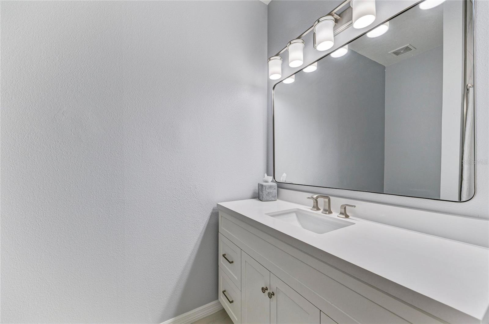 PALMA SOLA TRACE CONDO OR2185/736 - Residential