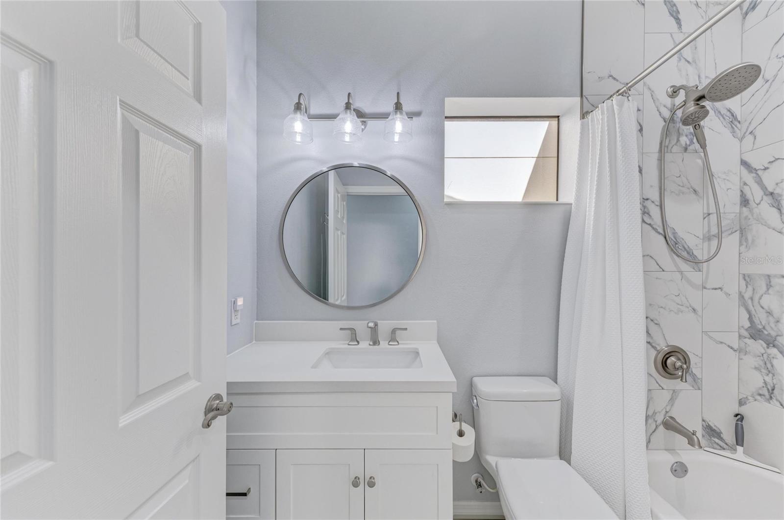 PALMA SOLA TRACE CONDO OR2185/736 - Residential