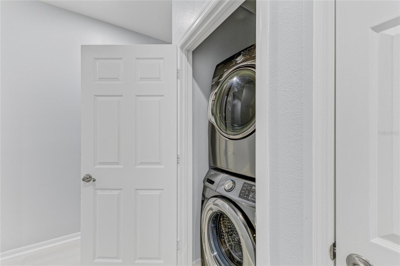 PALMA SOLA TRACE CONDO OR2185/736 - Residential