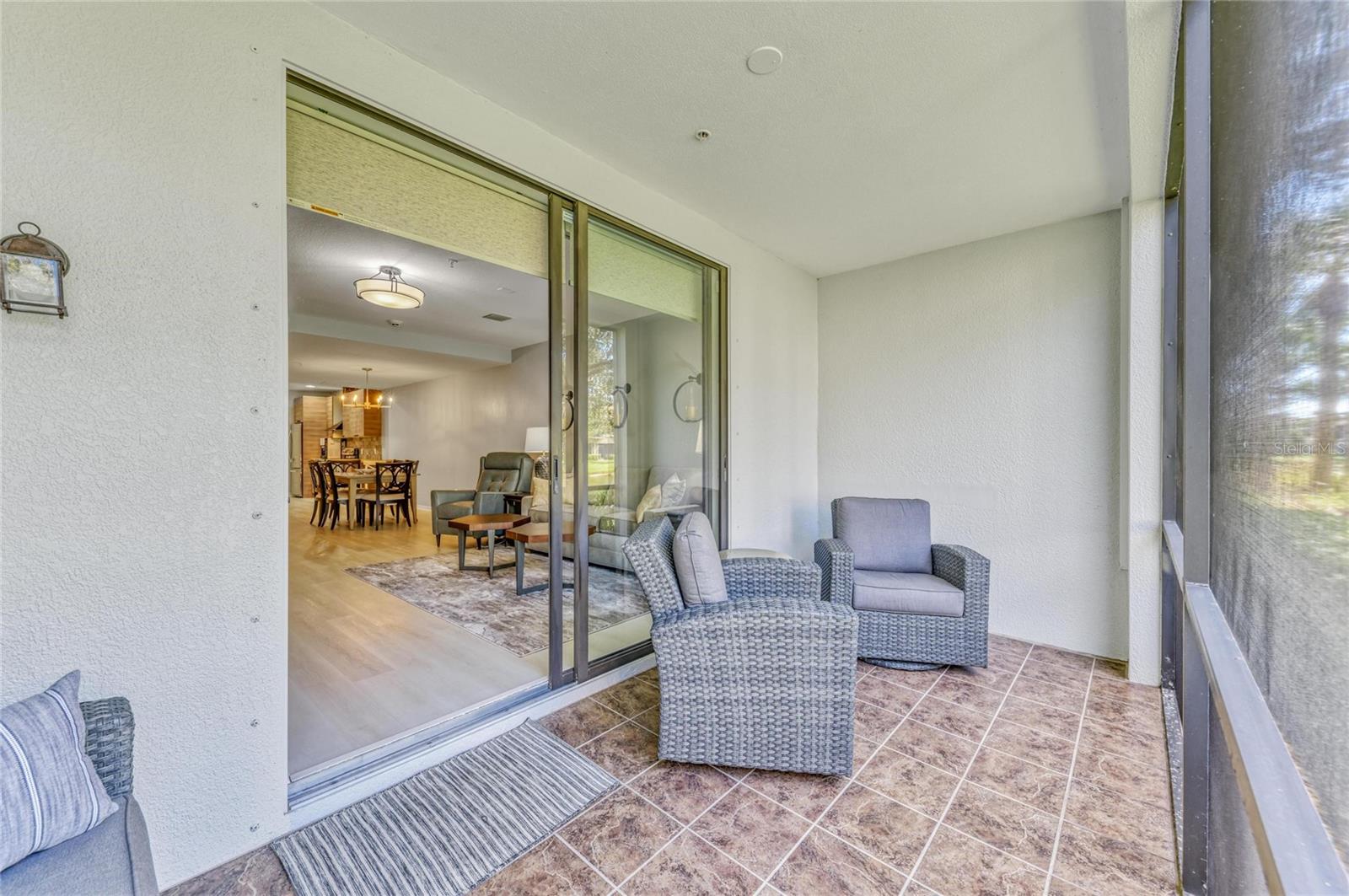 PALMA SOLA TRACE CONDO OR2185/736 - Residential