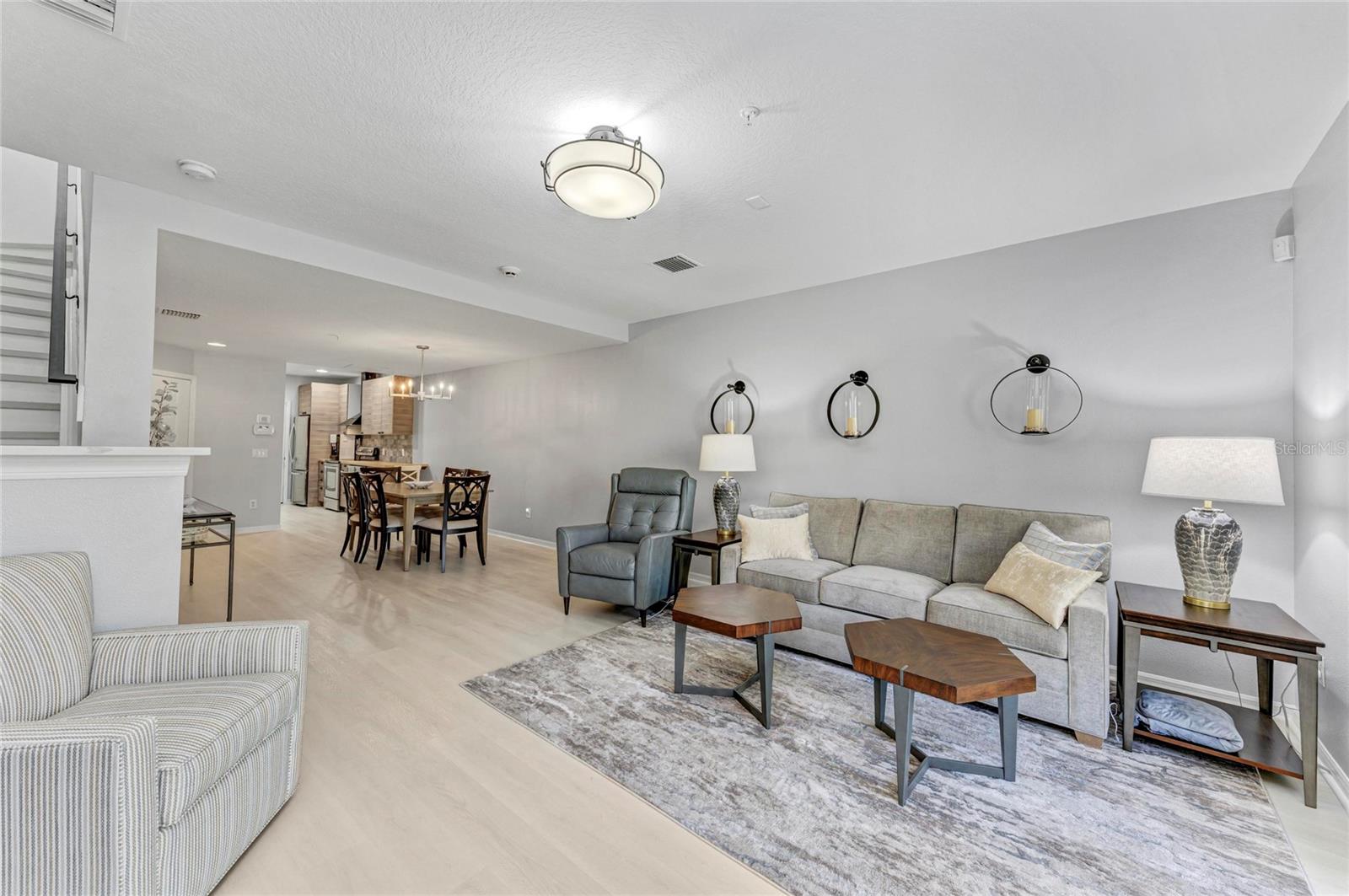 PALMA SOLA TRACE CONDO OR2185/736 - Residential