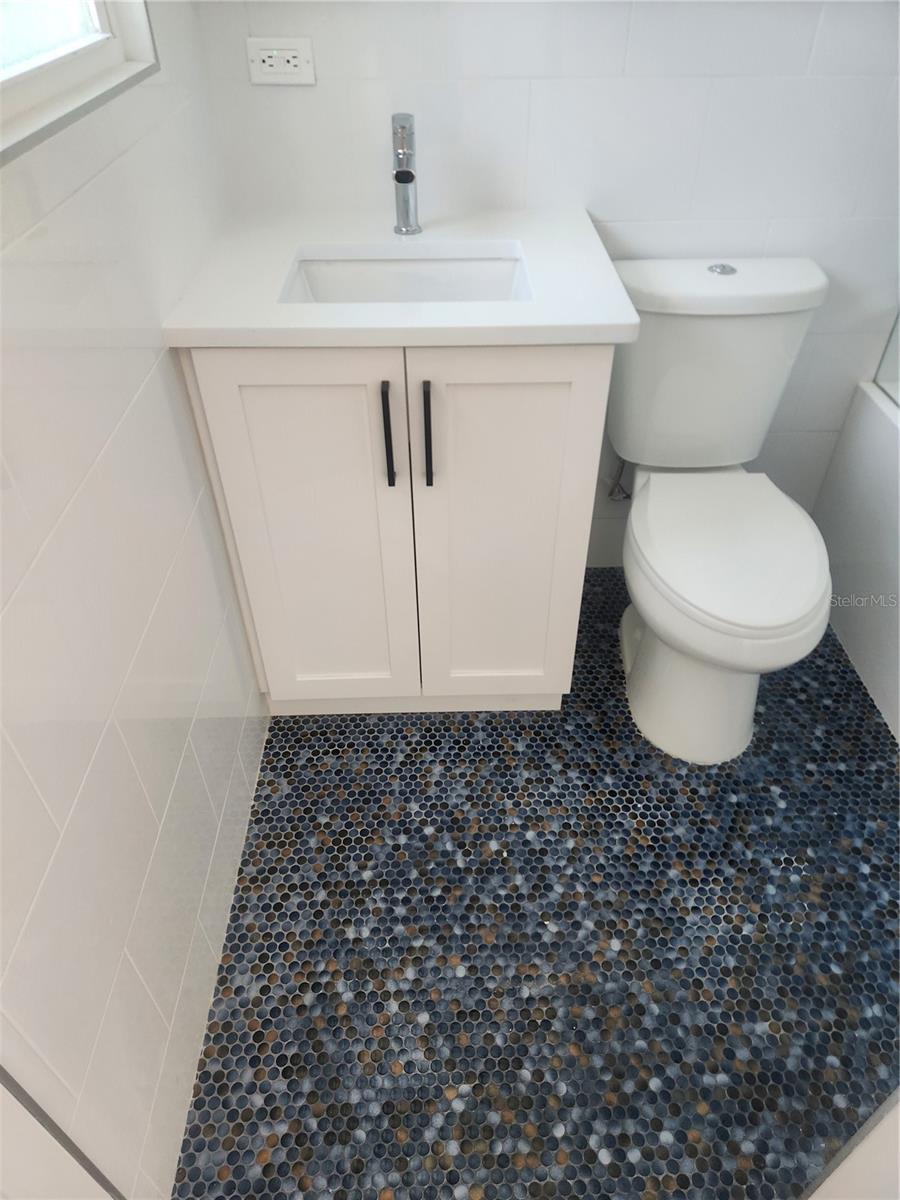 CHEROKEE PARK 2 - Residential Lease