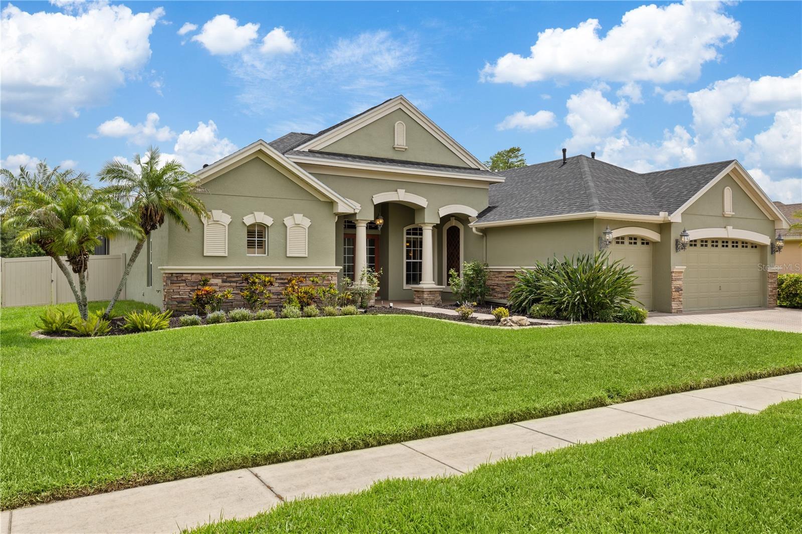 3015 LYNWOOD COURT
