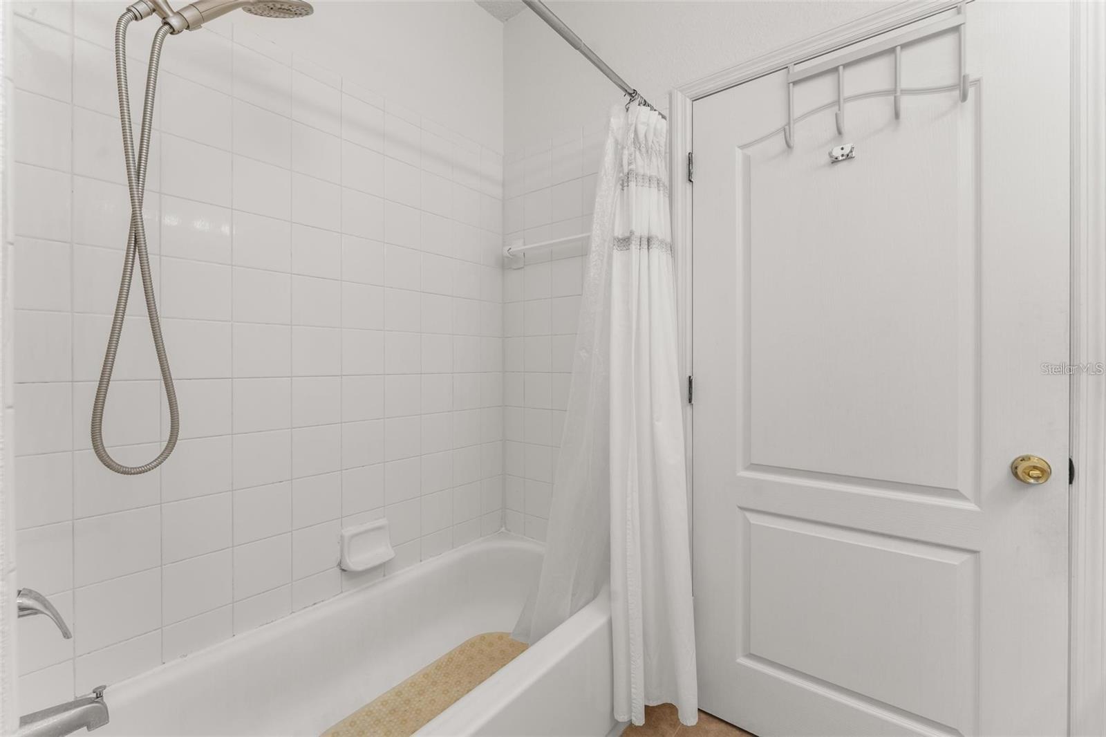 SUMMERGATE CONDO - Residential