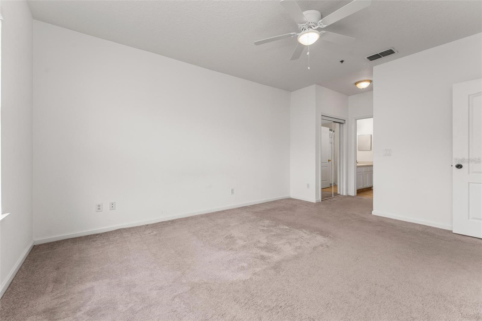 SUMMERGATE CONDO - Residential