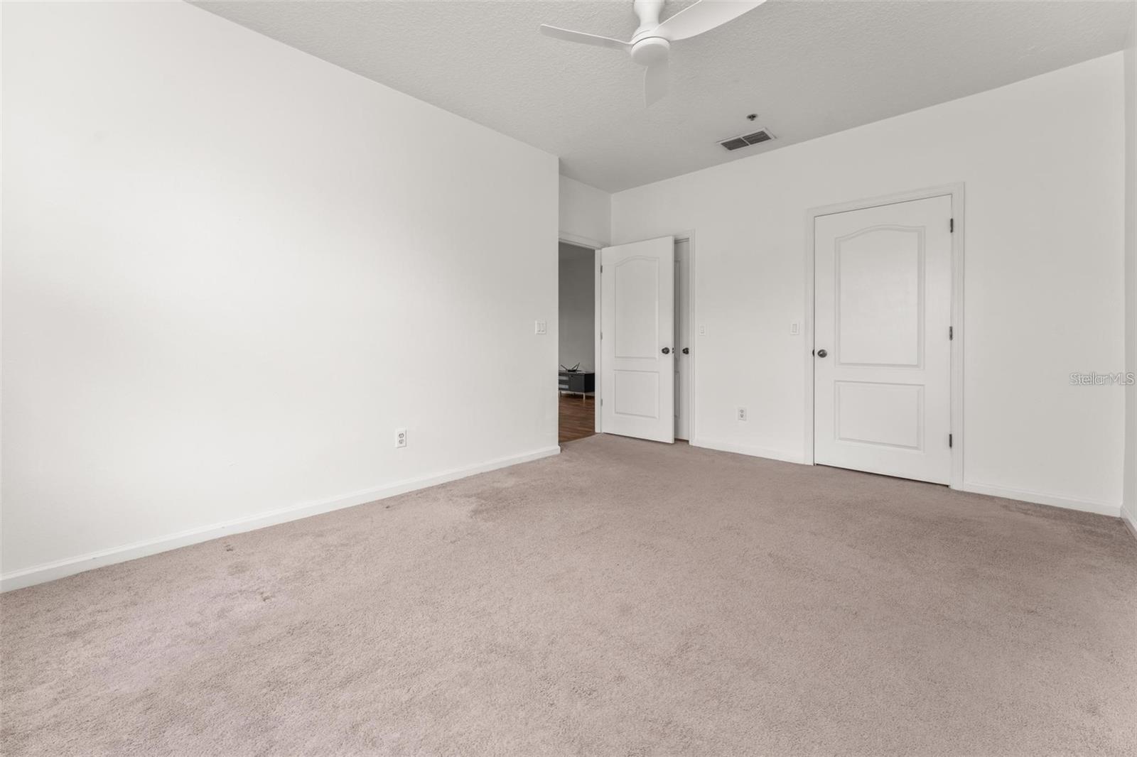 SUMMERGATE CONDO - Residential