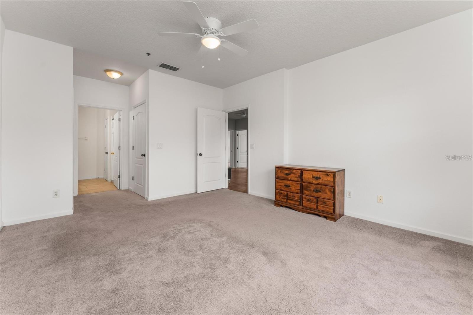 SUMMERGATE CONDO - Residential