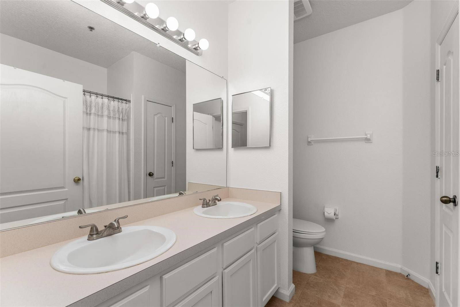 SUMMERGATE CONDO - Residential