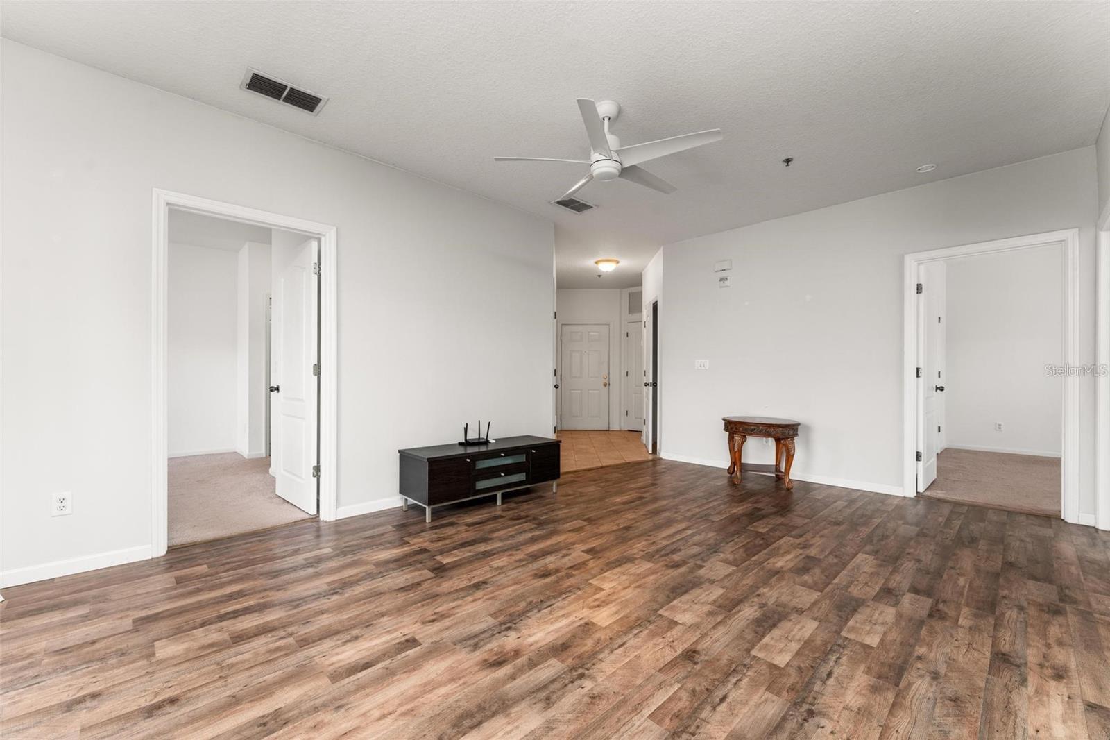 SUMMERGATE CONDO - Residential