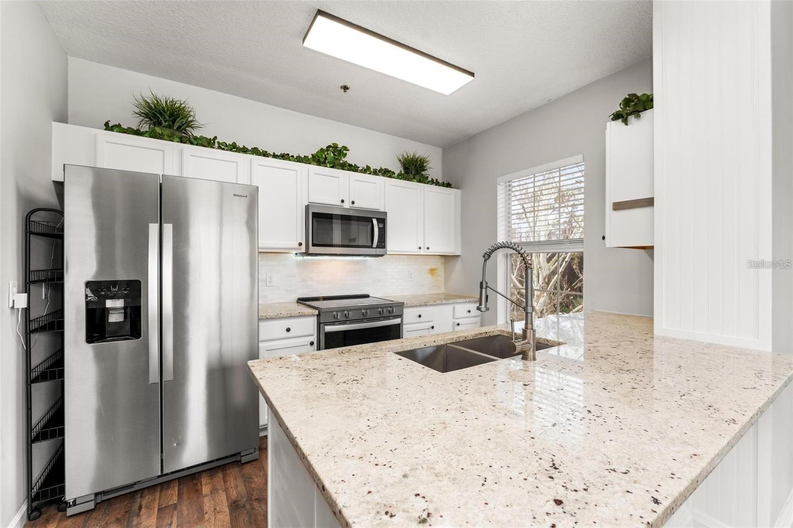 SUMMERGATE CONDO - Residential