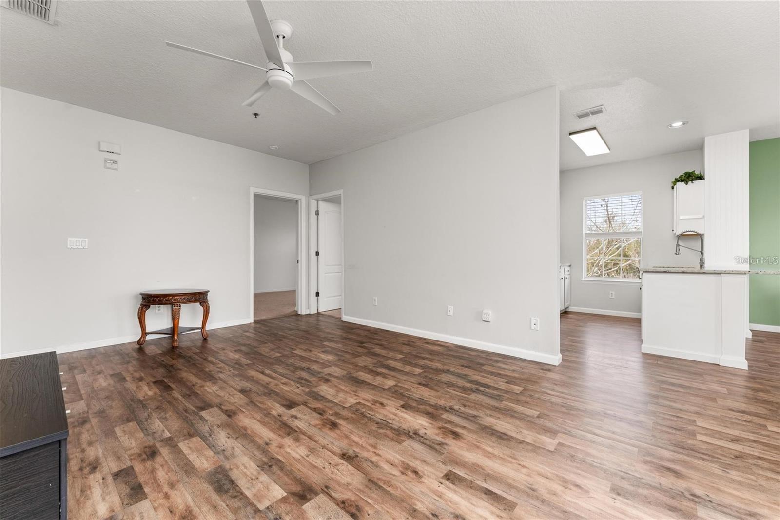 SUMMERGATE CONDO - Residential