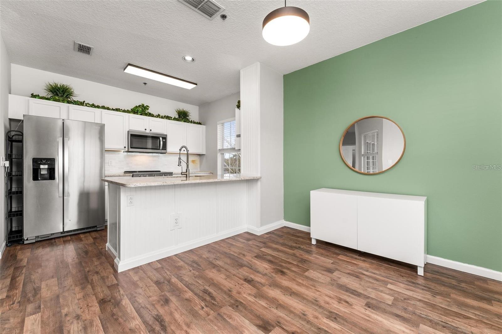 SUMMERGATE CONDO - Residential