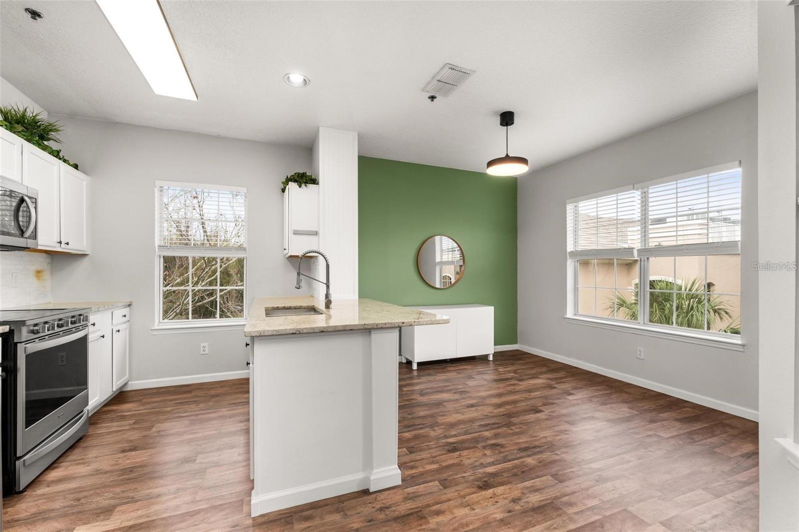 SUMMERGATE CONDO - Residential