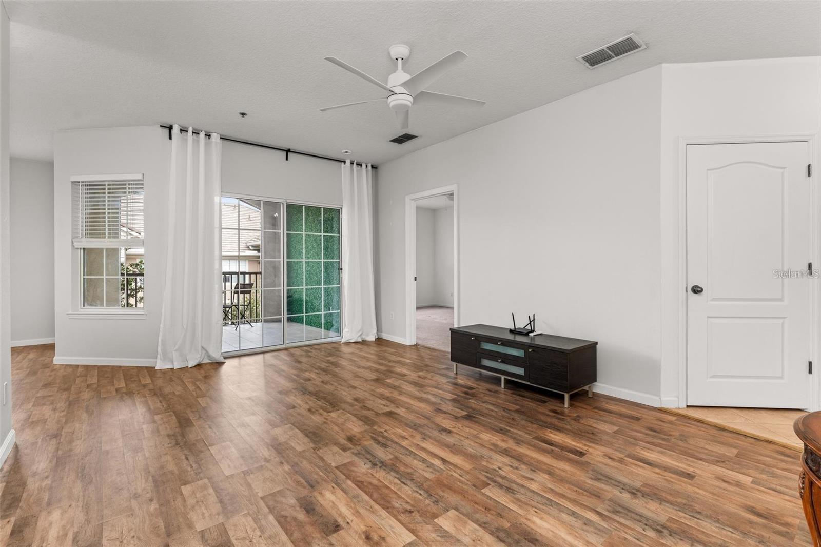 SUMMERGATE CONDO - Residential