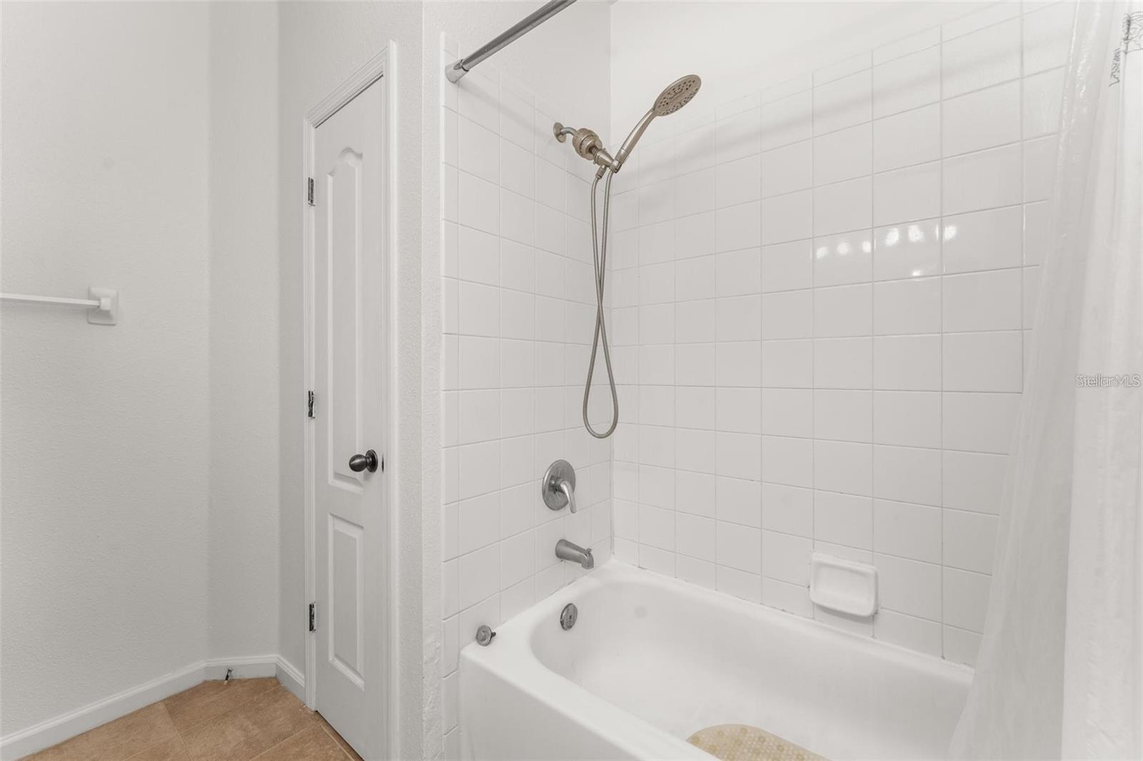 SUMMERGATE CONDO - Residential