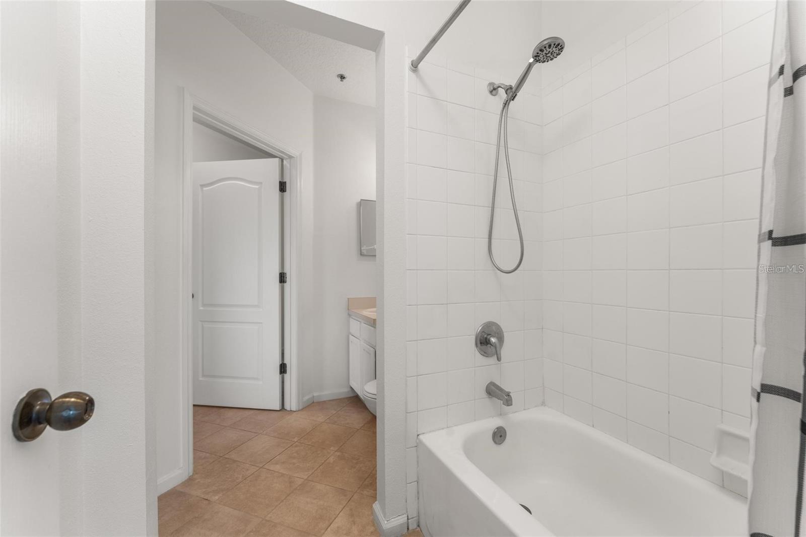 SUMMERGATE CONDO - Residential