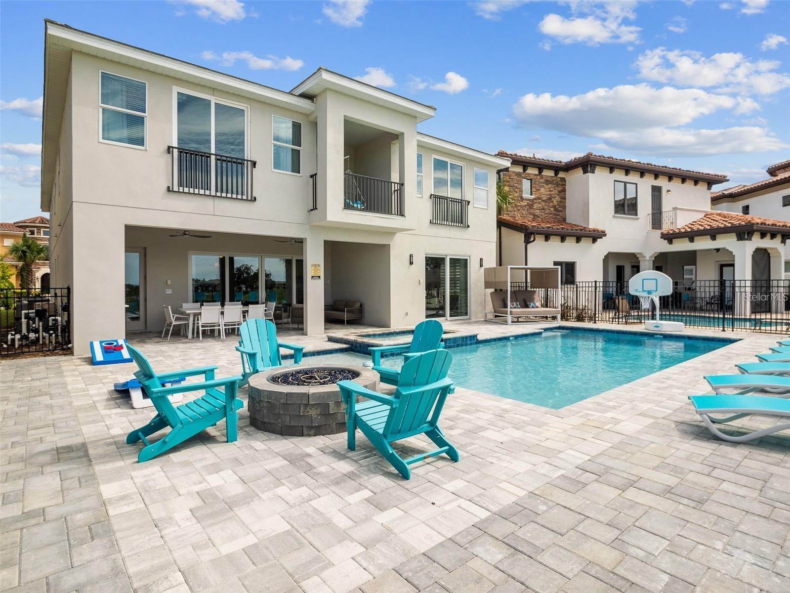 7802 PALMILLA COURT