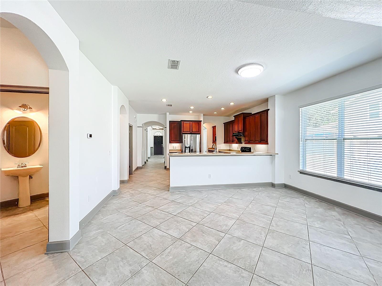 LAKES/WINDERMERE PH 04 - Residential